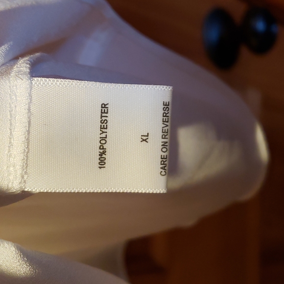 New York & Co Zipper Front top NWT - Picture 3 of 5